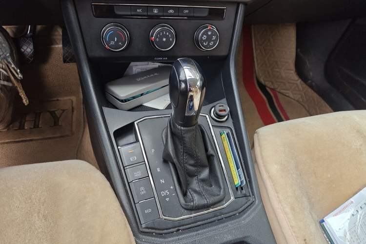 Used Volkswagen Lavida 2021 280TSI DSG Comfort Edition Gear Lever