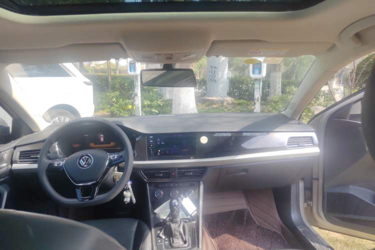Used Volkswagen Lavida 2021 1.5L Automatic Comfort Edition Headliner