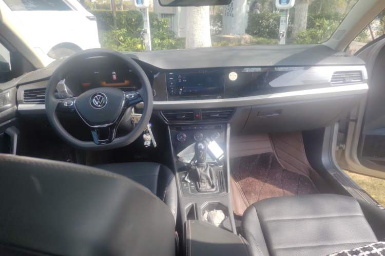 Used Volkswagen Lavida 2021 1.5L Automatic Comfort Edition Interior 2