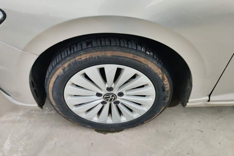 Used Volkswagen Lavida 2021 1.5L Automatic Comfort Edition Left Front Wheel Hub