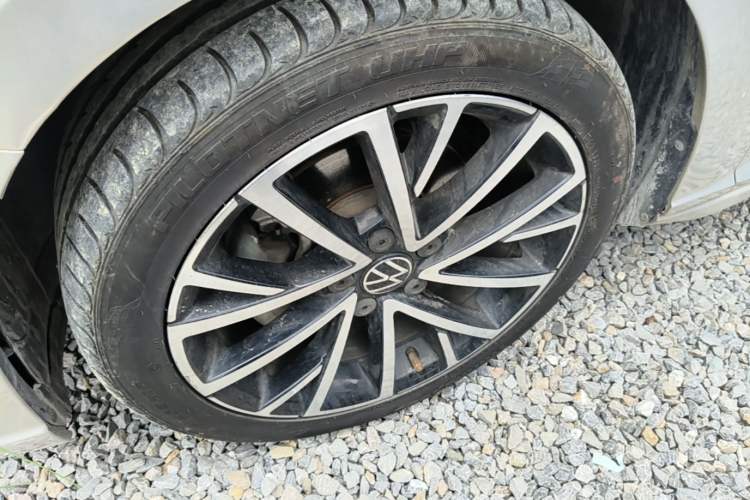 Used Volkswagen Lavida 2021 280TSI DSG Luxury Edition Left Front Wheel Hub