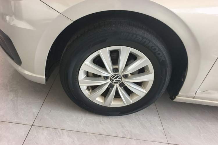 Used Volkswagen Lavida 2021 1.5L Automatic Fashion Edition Left Front Wheel Hub
