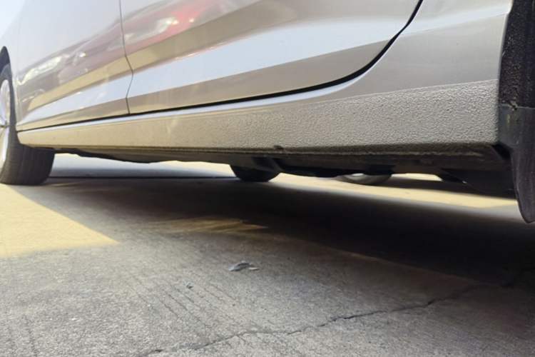 Used Volkswagen Lavida 2021 280TSI DSG Comfort Edition Left Side Sill