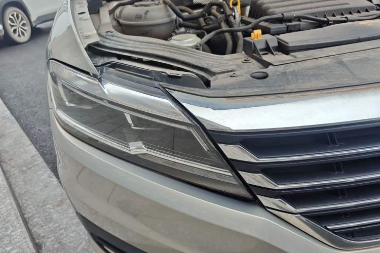Used Volkswagen Lavida 2021 280TSI DSG Comfort Edition Right Front Headlight