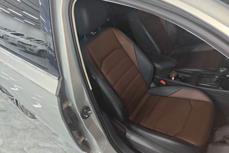 Used Volkswagen Lavida 2021 280TSI DSG Luxury Edition Right Front Seat