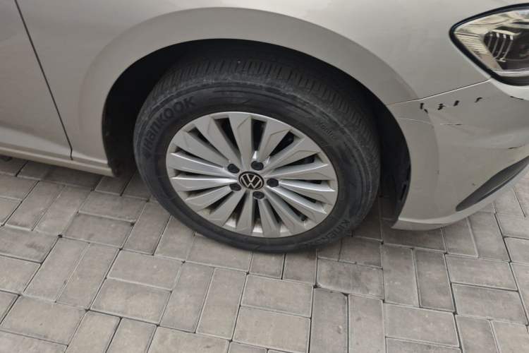 Used Volkswagen Lavida 2021 280TSI DSG Comfort Edition Right Front Wheel Hub