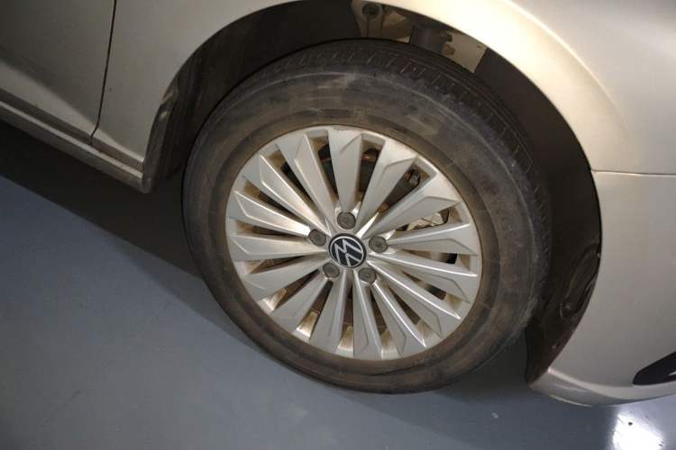 Used Volkswagen Lavida 2021 280TSI DSG Comfort Edition Right Front Wheel Hub
