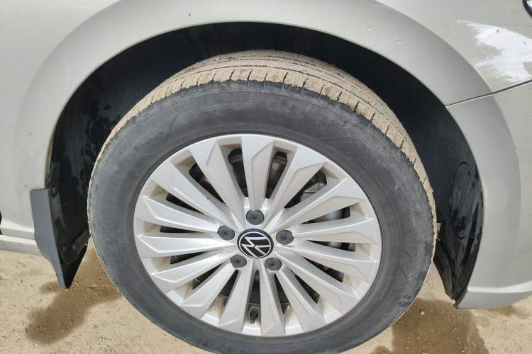 Used Volkswagen Lavida 2021 280TSI DSG Comfort Edition Right Front Wheel Hub