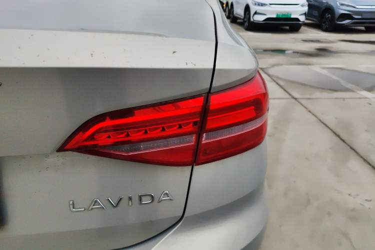 Used Volkswagen Lavida 2021 1.5L Automatic Comfort Edition Right Rear Taillight