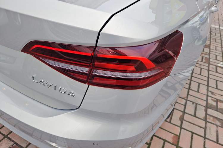 Used Volkswagen Lavida 2021 1.5L Automatic Vision Edition Right Rear Taillight