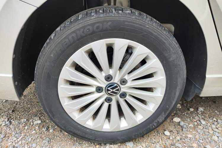 Used Volkswagen Lavida 2021 1.5L Automatic Comfort Edition Right Rear Wheel Hub