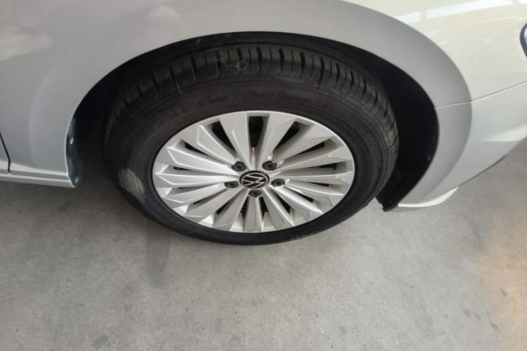 Used Volkswagen Lavida 2021 280TSI DSG Comfort Edition Right Rear Wheel Hub