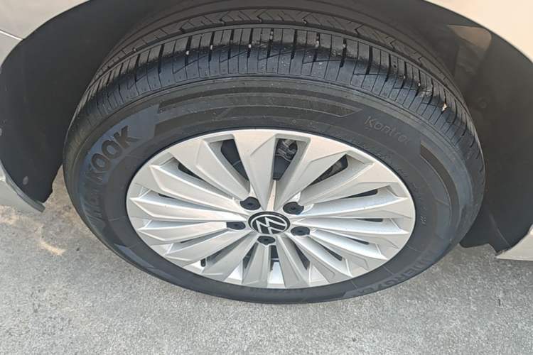 Used Volkswagen Lavida 2021 280TSI DSG Comfort Edition Right Rear Wheel Hub