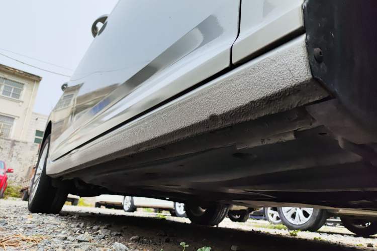 Used Volkswagen Lavida 2021 1.5L Automatic Comfort Edition Right Side Sill