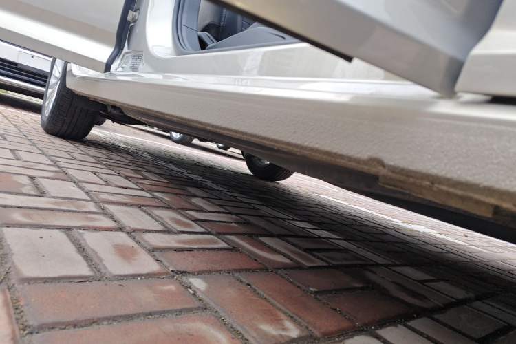 Used Volkswagen Lavida 2021 1.5L Automatic Vision Edition Right Side Sill