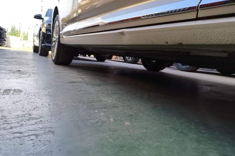 Used Volkswagen Lavida 2021 280TSI DSG Comfort Edition Right Side Sill