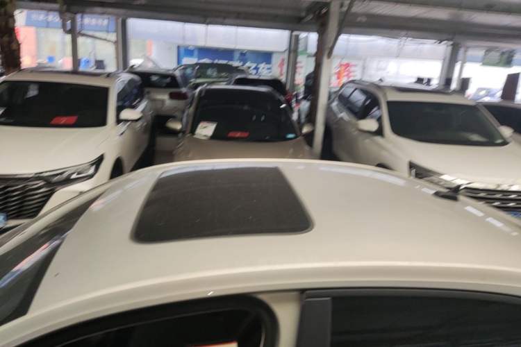 Used Volkswagen Lavida 2021 1.5L Automatic Comfort Edition Roof