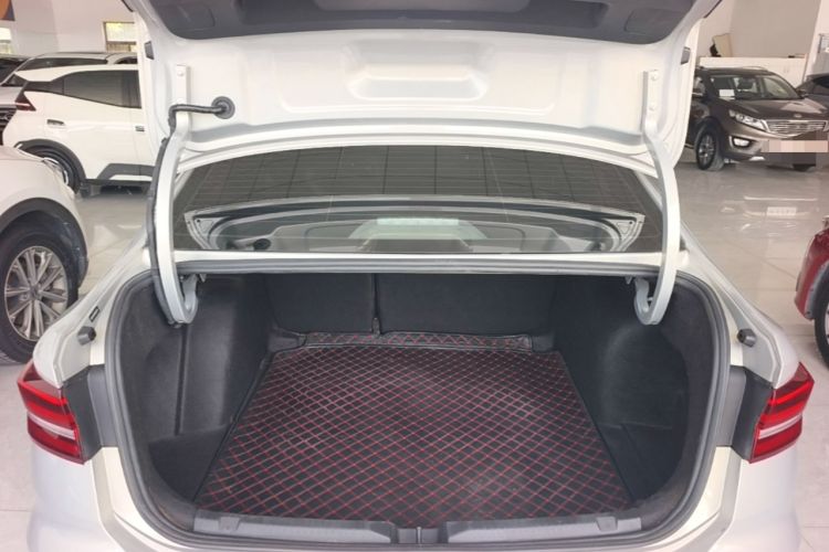 Used Volkswagen Lavida 2021 1.5L Automatic Fashion Edition Trunk