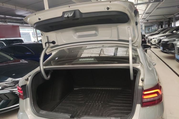 Used Volkswagen Lavida 2021 1.5L Automatic Comfort Edition Trunk