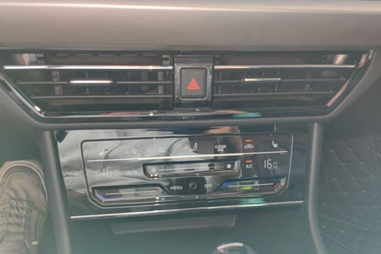 Used Volkswagen Lavida 2021 280TSI DSG Luxury Edition Audio And AC Panel