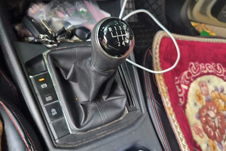 Used Volkswagen Lavida 2021 1.5L Manual Comfort Edition Gear Lever