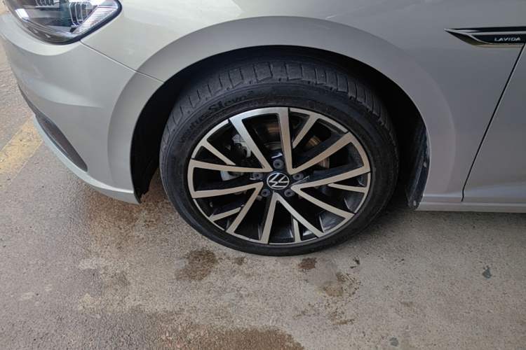 Used Volkswagen Lavida 2021 280TSI DSG Luxury Edition Left Front Wheel Hub