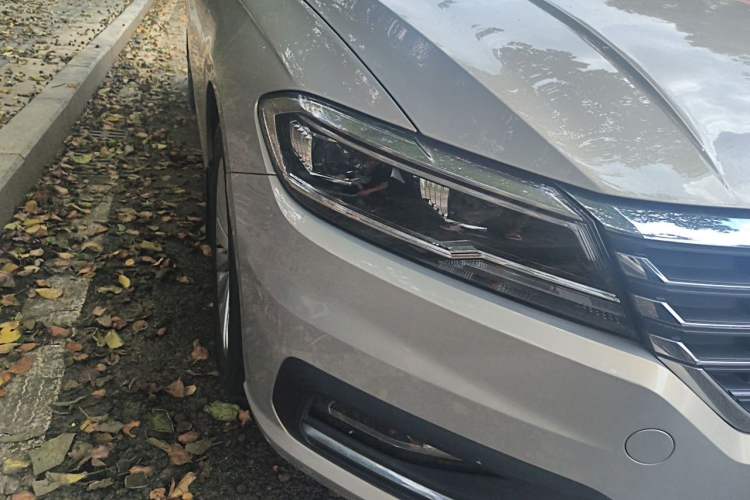 Used Volkswagen Lavida 2021 1.5L Manual Comfort Edition Right Front Headlight
