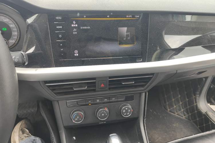 Used Volkswagen Lavida 2021 280TSI DSG Comfort Edition Audio And AC Panel