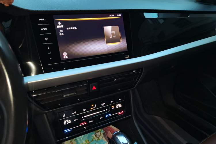 Used Volkswagen Lavida 2021 280TSI DSG Luxury Edition Audio And AC Panel