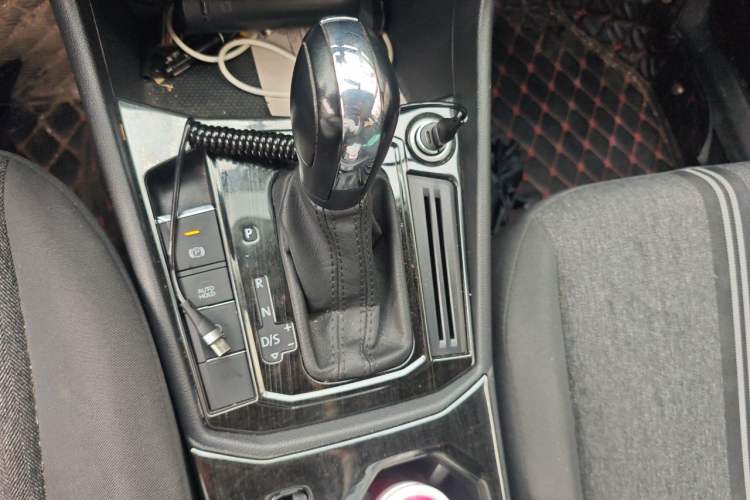Used Volkswagen Lavida 2021 1.5L Automatic Fashion Edition Gear Lever