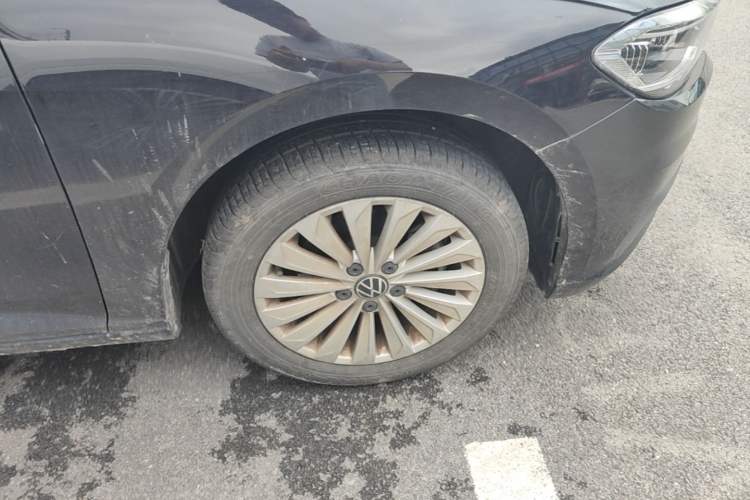 Used Volkswagen Lavida 2021 280TSI DSG Comfort Edition Right Front Wheel Hub