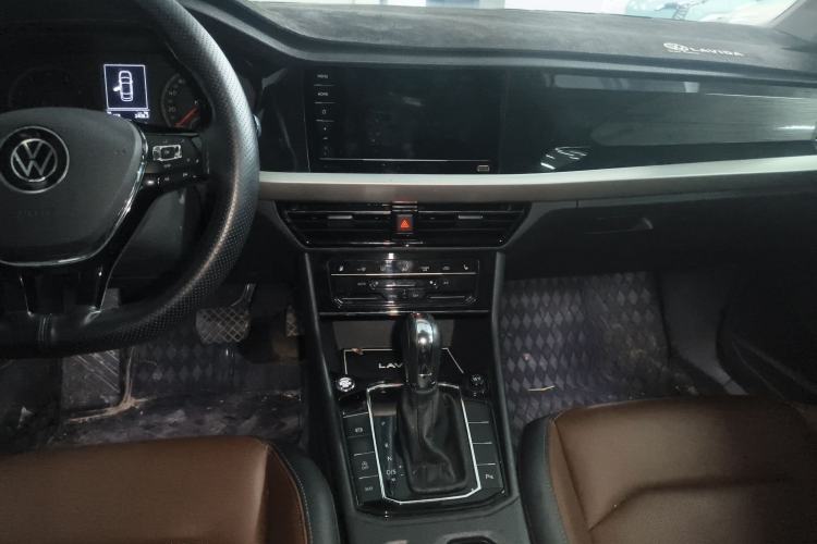 Used Volkswagen Lavida 2021 280TSI DSG Luxury Edition Audio And AC Panel