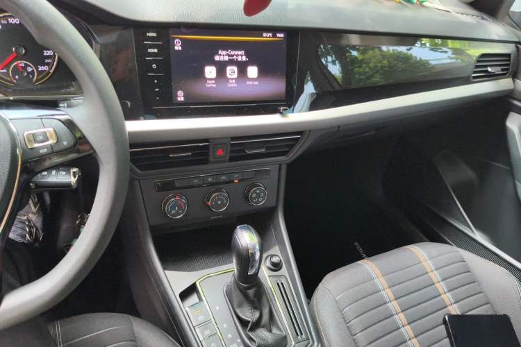Used Volkswagen Lavida 2021 1.5L Automatic Vision Edition Audio And AC Panel