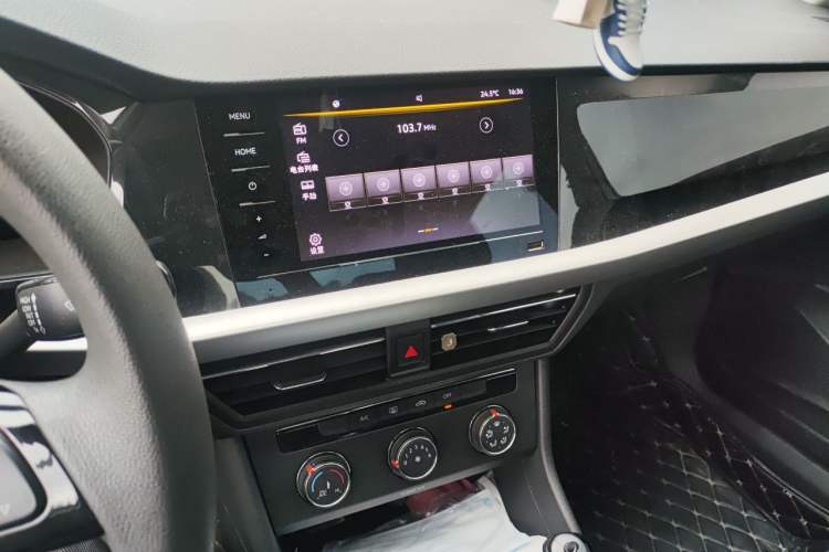Used Volkswagen Lavida 2021 1.5L Manual Comfort Edition Audio And AC Panel