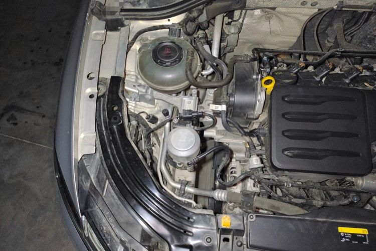 Used Volkswagen Lavida 2021 1.5L Automatic Comfort Edition Engine Bay Right