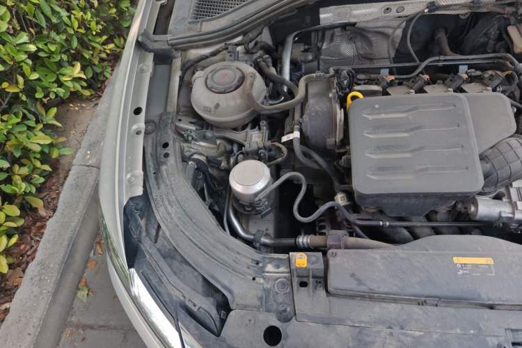 Used Volkswagen Lavida 2021 1.5L Automatic Comfort Edition Engine Bay Right