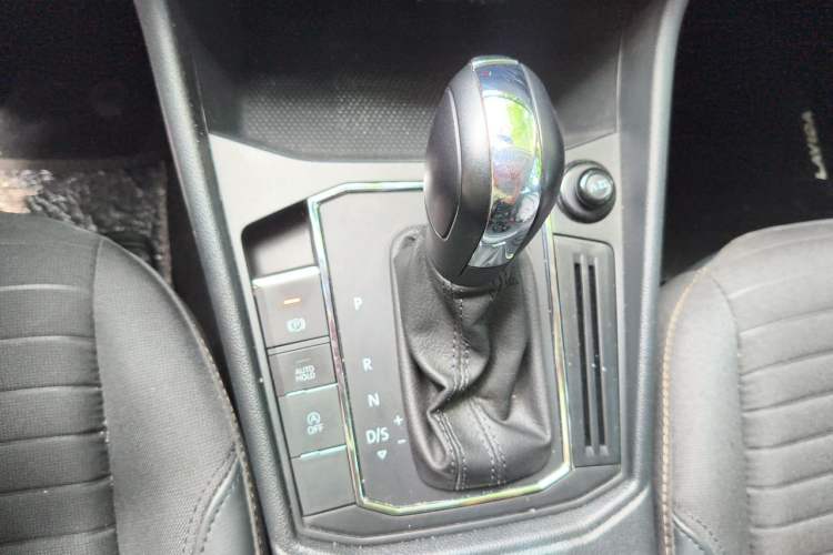 Used Volkswagen Lavida 2021 1.5L Automatic Vision Edition Gear Lever