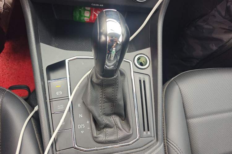 Used Volkswagen Lavida 2021 1.5L Automatic Comfort Edition Gear Lever