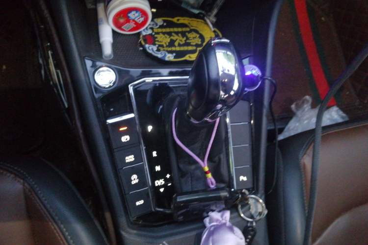 Used Volkswagen Lavida 2021 280TSI DSG Luxury Edition Gear Lever