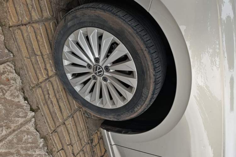 Used Volkswagen Lavida 2021 280TSI DSG Comfort Edition Left Front Wheel Hub