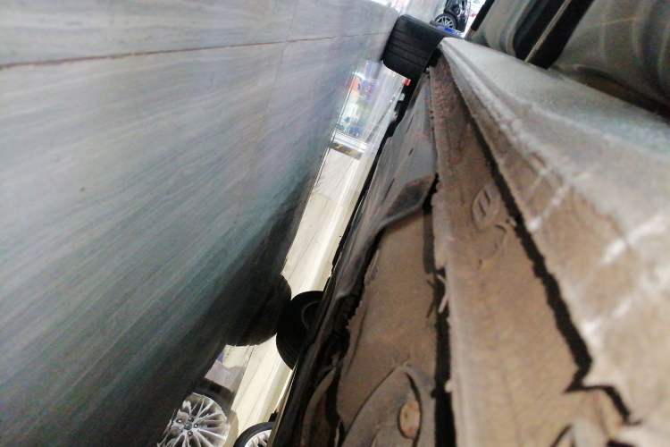 Used Volkswagen Lavida 2021 1.5L Automatic Comfort Edition Left Side Sill