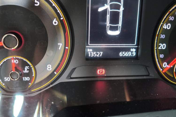 Used Volkswagen Lavida 2021 1.5L Automatic Vision Edition Odometer Close Up