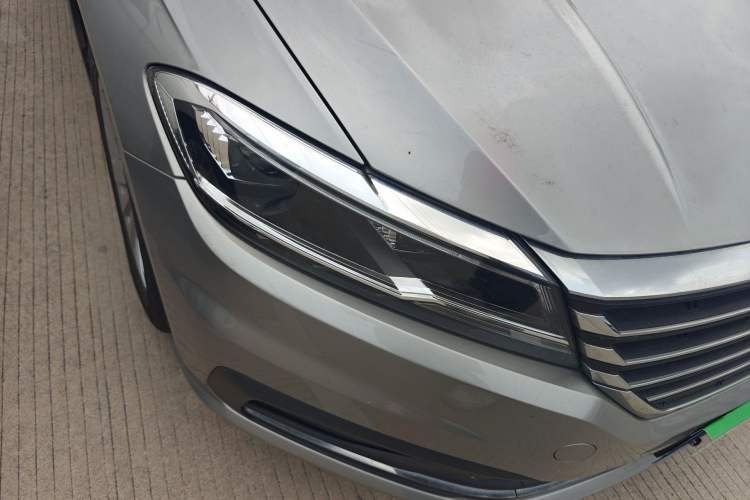 Used Volkswagen Lavida 2021 1.5L Automatic Comfort Edition Right Front Headlight