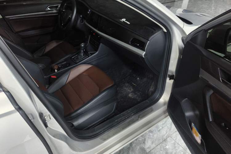 Used Volkswagen Lavida 2021 280TSI DSG Luxury Edition Right Front Seat