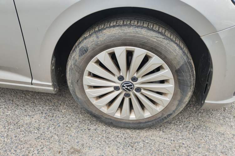 Used Volkswagen Lavida 2021 1.5L Manual Comfort Edition Right Front Wheel Hub