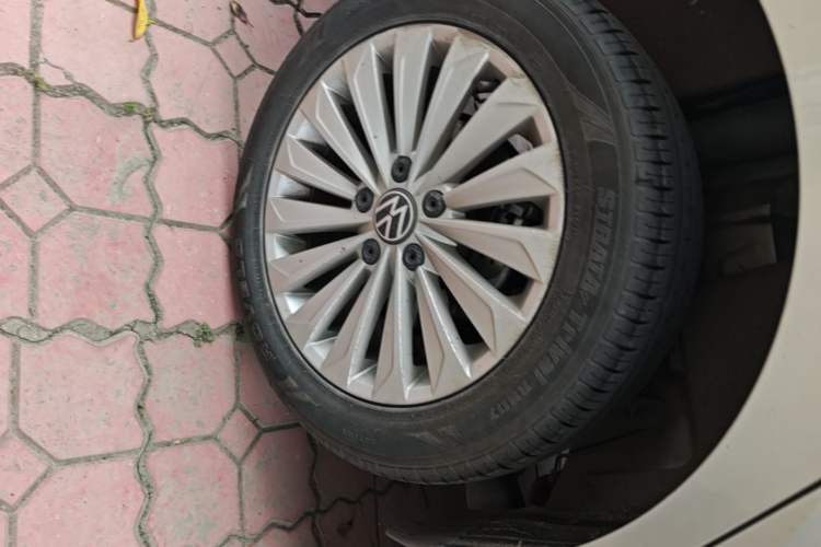 Used Volkswagen Lavida 2021 280TSI DSG Comfort Edition Right Rear Wheel Hub