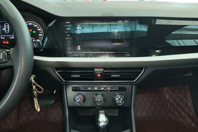 Used Volkswagen Lavida 2021 280TSI DSG Comfort Edition Audio And AC Panel