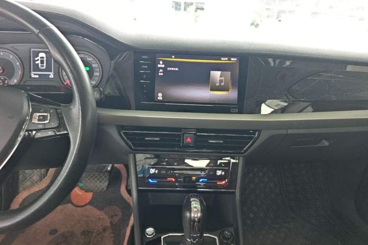 Used Volkswagen Lavida 2021 280TSI DSG Luxury Edition Audio And AC Panel