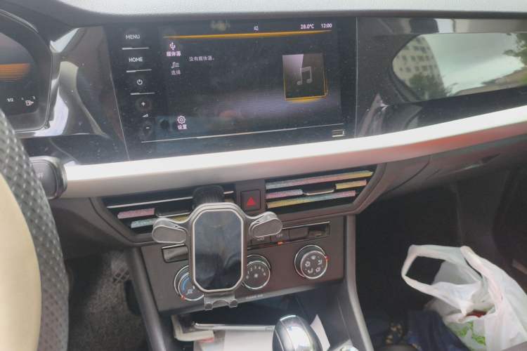 Used Volkswagen Lavida 2021 1.5L Automatic Vision Edition Audio And AC Panel