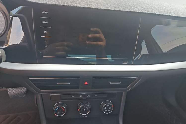 Used Volkswagen Lavida 2021 1.5L Automatic Vision Edition Audio And AC Panel